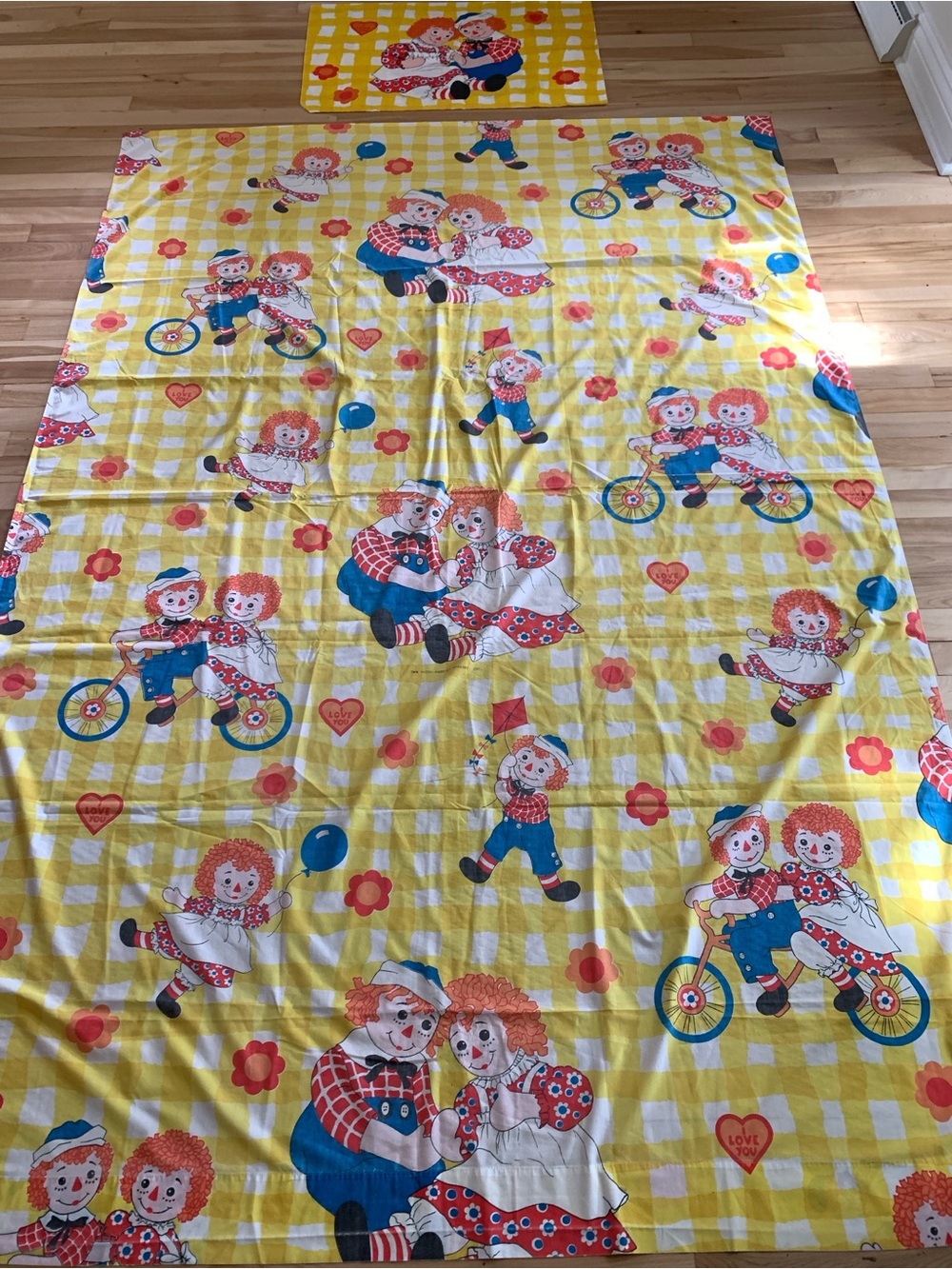 Vintage Raggedy Ann & Andy Yellow Check Sheet Full Set